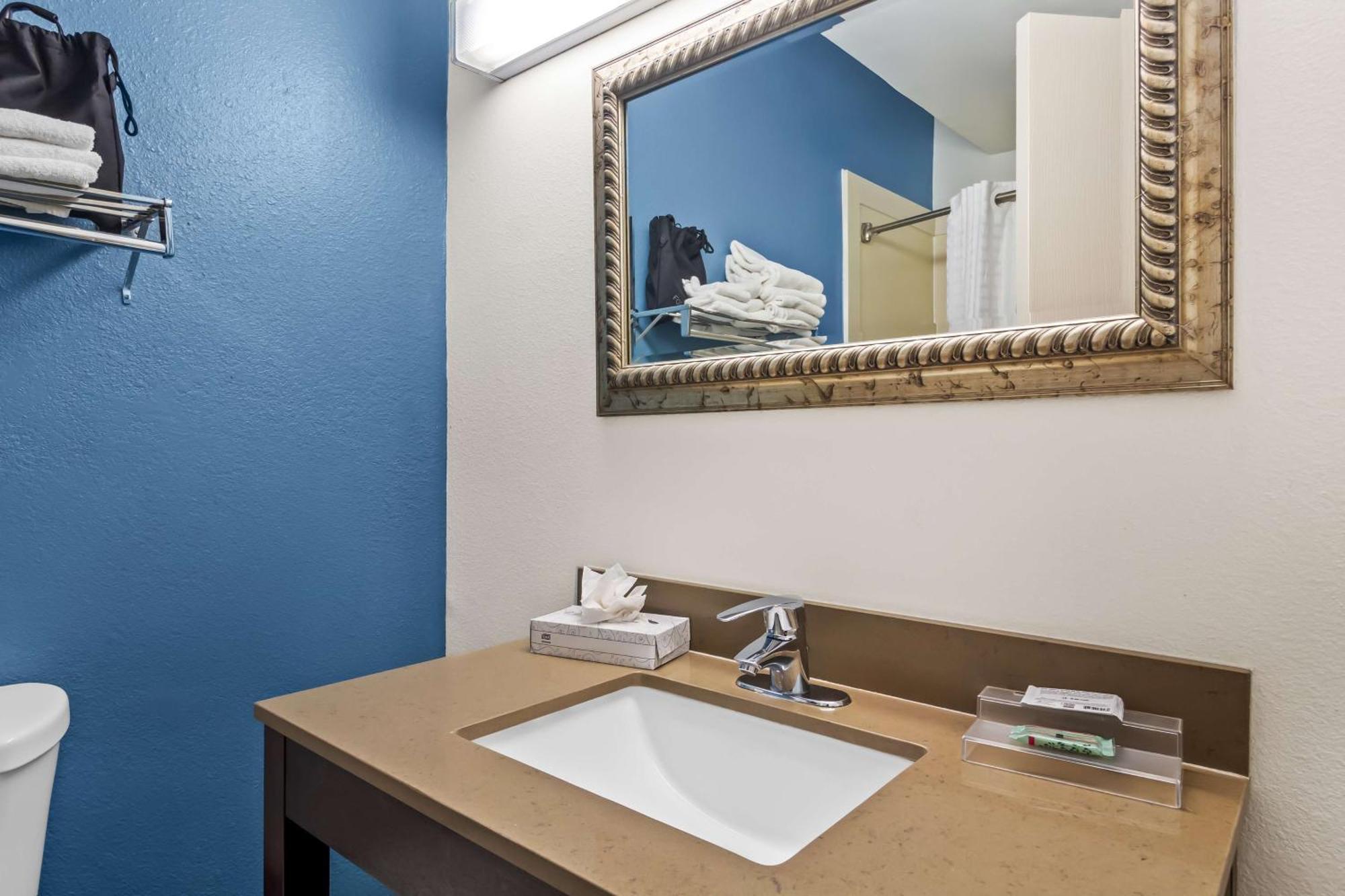 Sonesta Essential Iah Airport Jfk Boulevard - Newly Renovated Houston Exterior foto